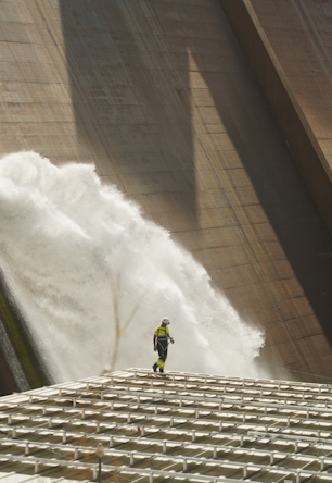 Finalizamos la construcción de la Central Hidroeléctrica de Rules, una infraestructura estratégica situada en la costa de Granada que refuerza su apuesta por la generación renovable gestionable y el aprovechamiento eficiente de los recursos hídricos.