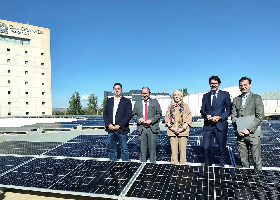 photo installation of solar panels in caja granada