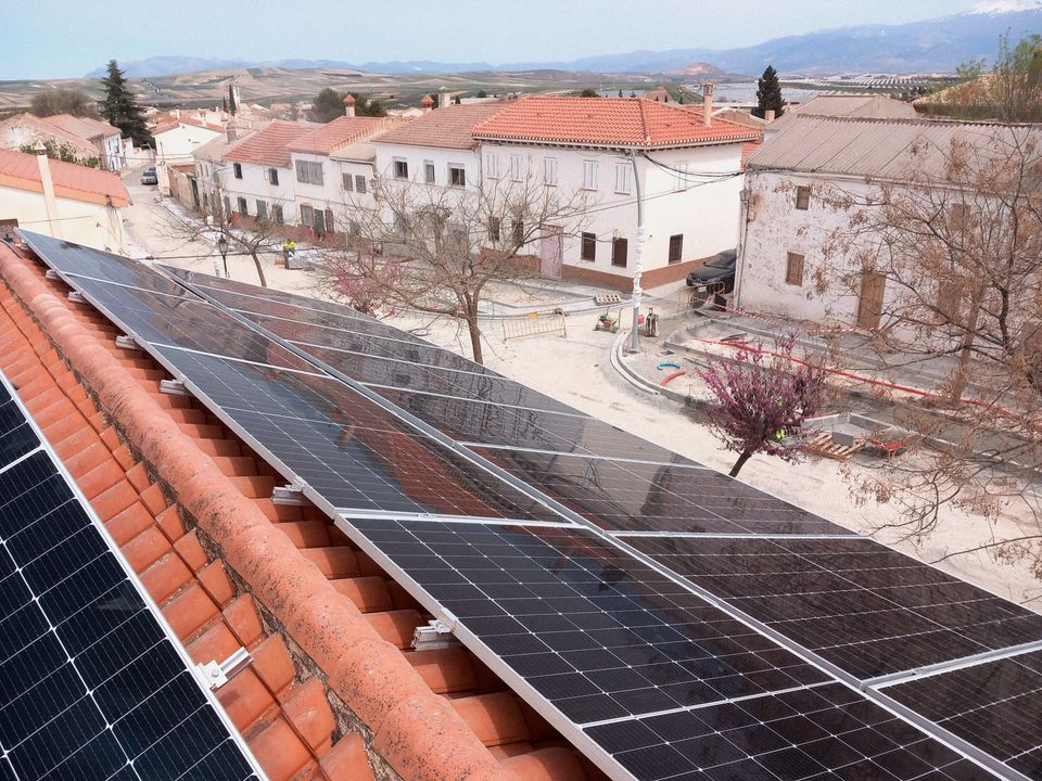 planta fotovoltaica tejado ventas de huelma ayuntamiento