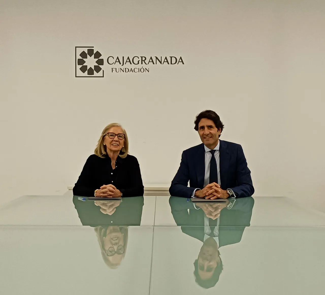 María Elena Martín-Vivaldi e Ignacio Cuerva en la firma del acuerdo 