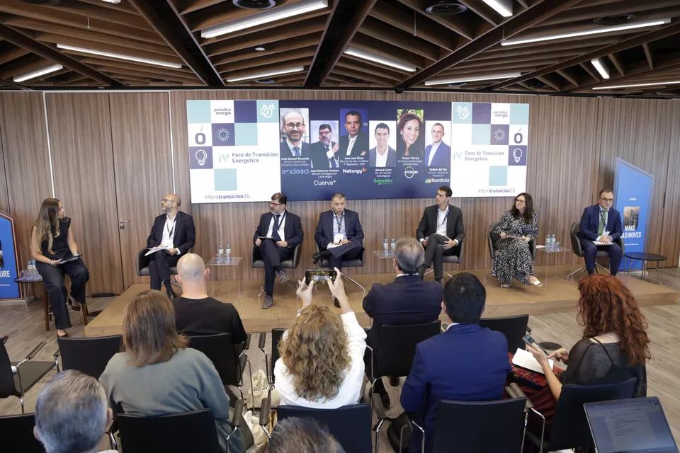 Participantes mesa redonda 1 "El momento de las infraestructuras"