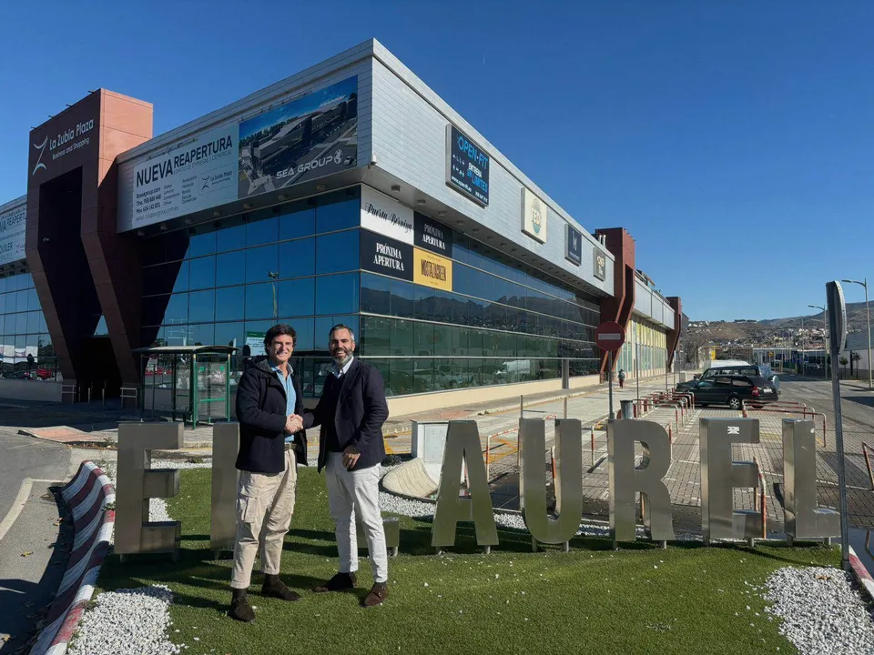 Manuel Cuerva y Carlos Casaseca en el Centro Comercial La Zubia Plaza